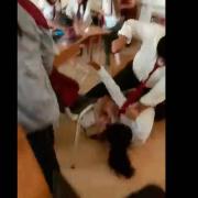 IMÁGENES SENSIBLES. Sujeto celoso mata su novia en el salón de clases 