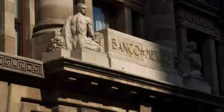 Con mayoría de votos, Banxico recorta tasa en 25 puntos y baja a 10.75%