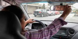 Ahora mujeres conductoras son el objetivo de ladrones de autos 