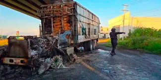 Detenciones desatan 24 narcobloqueos en Michoacán; ¿qué pasó realmente?