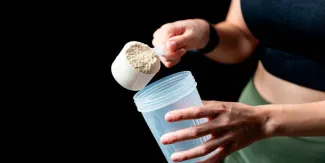 Creatina después de los 40: qué puede hacer por músculo y fuerza