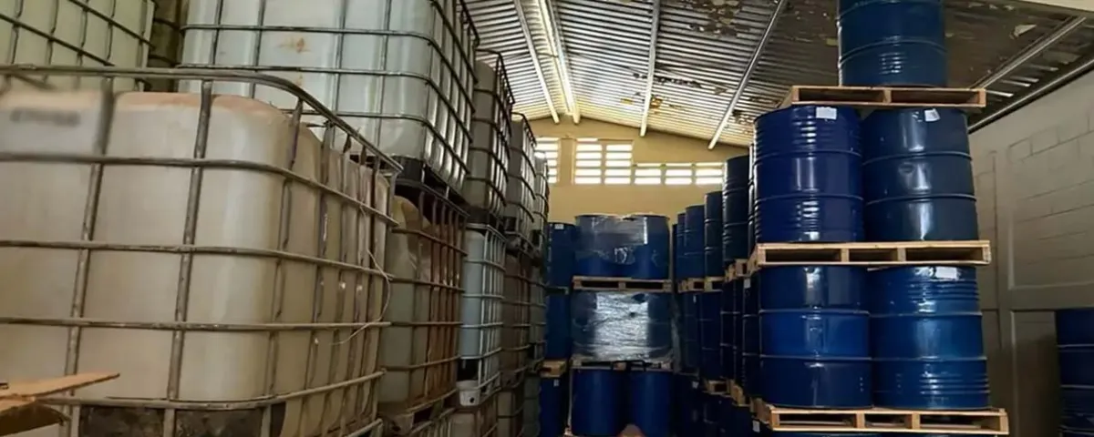 Decomiso histórico en Sinaloa: aseguran más de 24 mil litros de metanfetamina líquida
