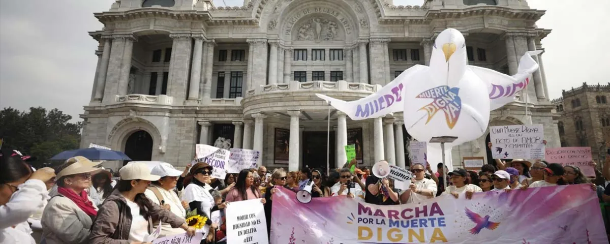 Marchan en CDMX para legalizar la eutanasia y aprobar la Ley Trasciende