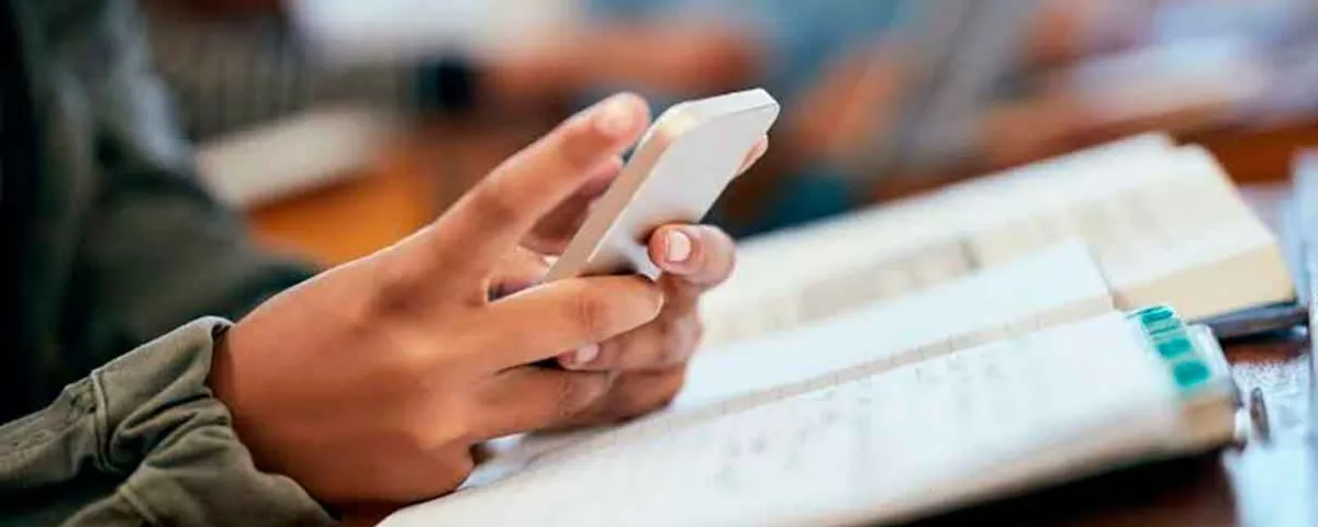 Adiós al celular en primaria y secundaria: SEP fija nueva regla