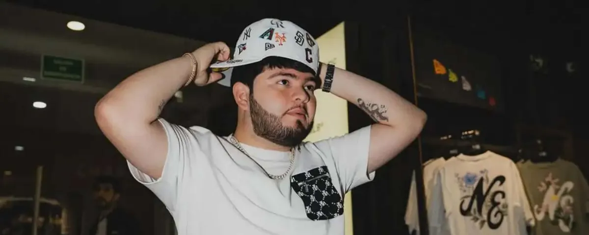 Hieren a Víctor Valverde, cantante de ‘El mayor de los ranas’, durante ataque en restaurante de Culiacán