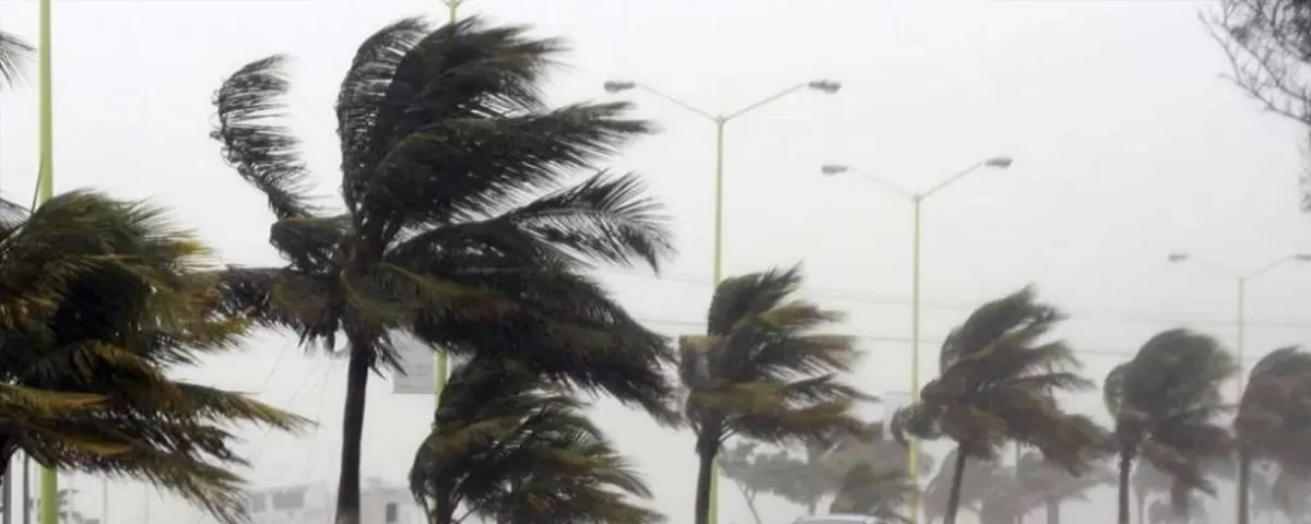 Polo podría alcanzar categoría 4 y provocar lluvias intensas en México