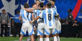 Argentina vence a Canadá en partido inaugural de Copa América